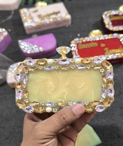 กระเป๋าคลัทช์เรซิ่นรักษ์โลกสีสันสดใสสำหรับผู้หญิง งานแต่งงาน ทำมือ ประดับลูกปัด สำหรับงานปาร์ตี้ - Product Image 6