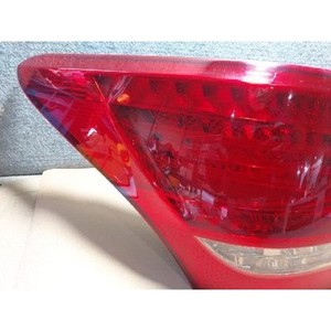Feu arrière gauche d'occasion Equus 924013N000 - Product Image 3