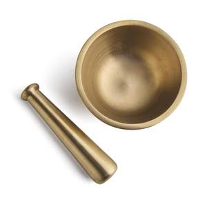 Mortier et pilon en laiton pour cuisine, traditionnel Okhli Imam Dasta Kharal Kundi, pour moudre les épices et les herbes - Product Image 4
