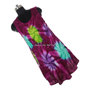 Robe parapluie maxi pour femme, style bohème, col rond, tie-dye, fabriquée en Inde, idéale pour la plage, les festivals d'été et comme cache-maillot. - Product Image 4