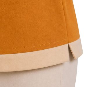 T-shirt décontracté pour femme col en V manches courtes beige moutarde orange broderie florale bordure contrastante détails boutonnés vente en gros - Product Image 3