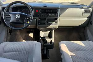 Volkswagen EuroVan GLS 2001 - Product Image 5