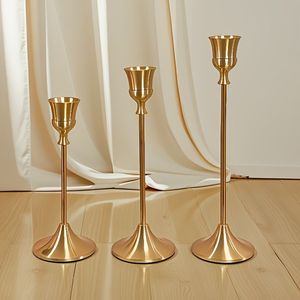 Candelabro de Latón Macizo Hecho a Mano – Decoración Europea de Lujo Atemporal – Base de Metal Dorado Clásica – Para Cenas Elegantes y Eventos - Product Image 5