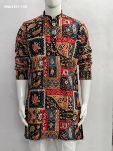 Kurta corta de crepé para uso ocasional con bordado de hilo dorado y lentejuelas, y pantalón polo de algodón grueso con bolsillos. Exportador indio. - Product Image 5