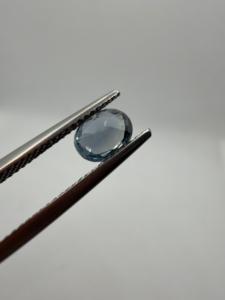 Zafiro Natural Violeta-Gris de 1.15ct, Corte Ovalado de 7x5x3mm, Gema Preciosa Suelta con Facetas y Juego de Color Zehra para Joyería - Product Image 4