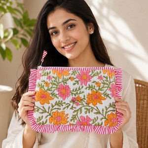 Bolsa Bordada con Volantes y Diseño Floral, Patrón Rosa y Naranja, Cierre de Cremallera, Bolsa Textil Portátil de Tamaño Mediano - Product Image 3