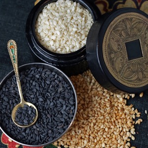 Graines de sésame grillées séchées de qualité supérieure, saveur naturelle, conditionnées en vrac pour les acheteurs importateurs mondiaux, qualité garantie - Product Image 1