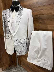 Traje de esmoquin blanco para hombre con solapa de chal adornada con cristales negros – Traje de 3 piezas para bodas, bailes de graduación y fiestas - Product Image 2