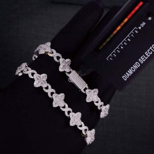 Elegante Pulsera de Plata de Ley Maciza con Diamantes de Moissanita, Cadena de Eslabones con Diseño de Flor de Cuatro Hojas, Joyería de Regalo para Mujer - Product Image 1