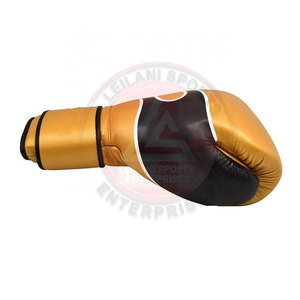 Équipement de boxe en cuir véritable réglable et respirant, neuf, pour entraînement professionnel, avec gants de boxe. - Product Image 3