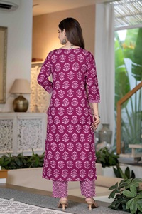 Ensemble Kurta, pantalon et dupatta Sarai Jaipur pour femme, en coton, coupe classique, sans plis, matériaux recyclés, pour mariage - Product Image 3