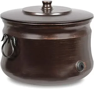 Pots à tuyaux en métal élégants et durables avec rangement dissimulé pour organiser les tuyaux de jardin avec style, utilisables en extérieur comme éléments décoratifs. - Product Image 4