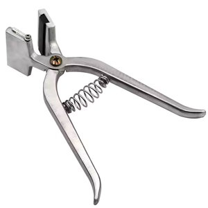 Pince de marquage vétérinaire de haute qualité pour l'identification des animaux (porcs, lapins et petits bétail) par Tegra - Product Image 1
