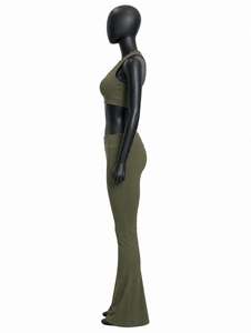 Ensemble de sport vert olive pour femme : soutien-gorge et leggings évasés taille haute – Tenue de fitness athlétique deux pièces pour la gym et l'entraînement - Product Image 4
