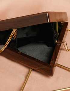 Bolso de mano rectangular hecho a mano para niñas, accesorios de fiesta con cierre magnético y cadena lateral, de Universal Overseas - Product Image 5