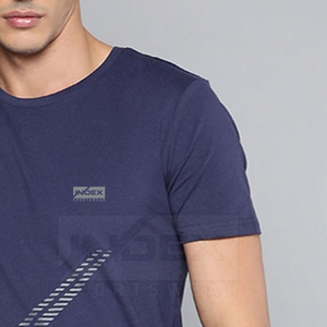 Camiseta de Manga Corta para Hombre INDEX, Color Azul Marino, Cuello Redondo, Patrón Geométrico, Secado Rápido, Corte Ajustado, Tejido Deportivo - Product Image 4