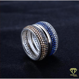 Bague triple rangée en argent sterling 925 avec diamants Moissanite et détails en pierres colorées – Bijoux de mode pour les détaillants - Product Image 3