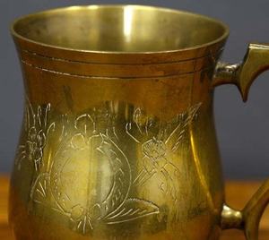 Jarra de latón antiguo con asa, grabada a mano en India, ecológica, para cerveza y vino, tamaño personalizado, decorativa, estilo rústico, de lujo, con logotipo, grande - Product Image 3