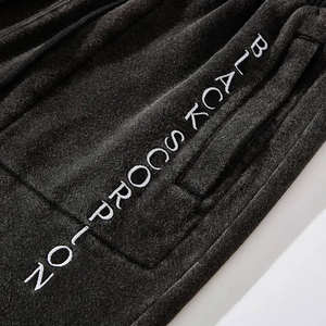 Pantalones cortos deportivos para hombre, pantalones cortos casuales deportivos, pantalones cortos básicos lisos para hombre con logotipo bordado desgastado - Product Image 3