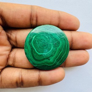 Fournisseur de pièces de malachite naturelle personnalisées, pierres précieuses 35x35x4 mm pour marques de luxe - Product Image 3