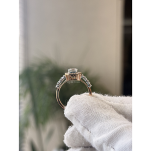 แหวนหมั้นเพชรทรง Asscher แบบ Halo ดีไซน์รูปหัวใจซ่อน 1.58 กะรัต VVS VS EF ทองคำแท้สำหรับผู้หญิง - Product Image 4