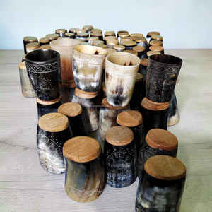 Corne à boire viking sculptée à la main de luxe, en corne de bœuf naturelle, à prix avantageux - Product Image 6