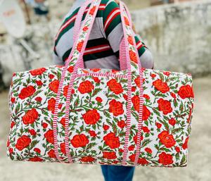 Sac de voyage matelassé en coton imprimé à la main grande capacité, élégant et tendance, sac de week-end et de nuit pour maman - Product Image 3