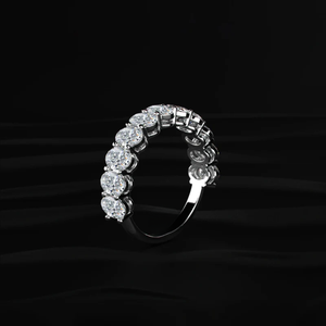 Anillo de media eternidad con diamantes cultivados en laboratorio de corte ovalado, engaste tipo cesta, banda de amor clásica Grace Classic, de proveedor y fabricante indio. - Product Image 5