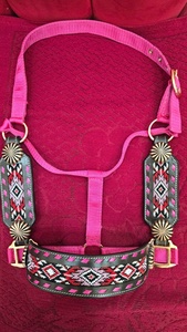 Licol en cuir perlé de créateur, robuste et réglable, équipement équestre durable et personnalisé pour toutes les saisons - Product Image 5