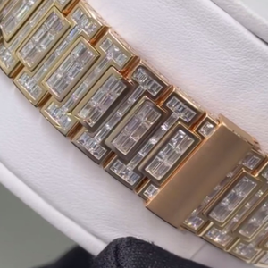 Montre-bracelet de luxe ronde pour homme, de haute qualité, style Hip Hop Bling, entièrement sertie de diamants de laboratoire, en argent et or, à mouvement quartz - Product Image 2