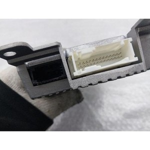 ECU และโมดูลคอมพิวเตอร์มือสองสำหรับรถยนต์ซีรีส์ 3 รุ่น 8410925715001 - Product Image 3