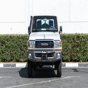 Toyota Land Cruiser en buen estado, funcionando, 2.8L, 4 cilindros, turbo diésel, 3 asientos, 2 puertas, 4x4, doble cabina, asientos de cuero - Product Image 6