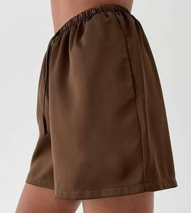 Shorts pour femmes, couleur unie, taille haute, cordon de serrage, tissu satiné, style décontracté, coupe ample, respirant, avec poches - Product Image 2