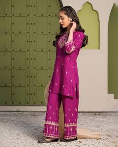Salwar Kameez Morado Bordado para Niñas, Ropa Casual Tradicional India de Algodón, Largo hasta el Tobillo, Corte Regular - Product Image 3