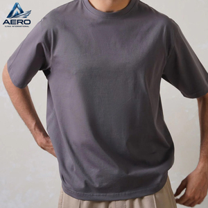 เสื้อยืดคอกลมแขนสั้นสีเทาเข้มผ้าฝ้ายเนื้อหนาทรงหลวมสไตล์ลำลองสตรีทแวร์สำหรับผู้ชาย - Product Image 4