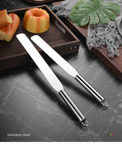 ชุดมีดตัดเ<span class=keywords><strong>ค</strong></span>้กพร้อมใบมีดสแตนเลสและอุปกรณ์เสิร์ฟสำหรับการหั่นเค้กอย่างราบรื่น ใช้สำหรับของหวานในงานวันเกิดและงานแต่งงาน - Product Image 2