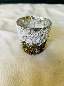 Candelero decorativo de vidrio dorado de alta calidad con acabado desgastado para decoraciones navideñas para el hogar para Diwali y Navidad - Product Image 3