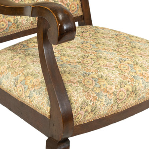 Sillón Antiguo Tallado en Madera de Teca Sólida de Alta Calidad con Acabado Marrón Oscuro y Tapicería para Uso en Interiores - Product Image 5