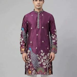 Ensemble Kurta Pajama pour homme, tissage jacquard ethnique de qualité supérieure, tenue de soirée confortable et élégante en soie artificielle, disponible à la vente. - Product Image 4