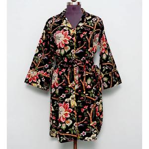 ชุดเดรสผ้าฝ้ายสไตล์โบฮีเมียนสำหรับผู้หญิง ความยาวระดับเข่า ทรงตรง แขนยาว พร้อมเสื้อเชิ้ตลายดอกไม้ เอวธรรมชาติ พร้อมเข็มขัดผ้าทอติดกระดุม - Product Image 1