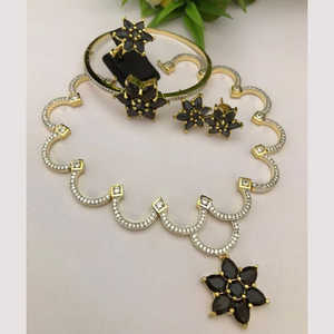 Ensemble de bijoux de créateur en plaqué or avec cristal et pierre d'Autriche 11416499BL - Product Image 1