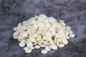 Chocolat Blanc Pur en Gros à Forte Demande, Ingrédient de Boulangerie Certifié HALAL, 40% Cacao, en Pastilles, 1KG 10KG, Service OEM/ODM - Product Image 2
