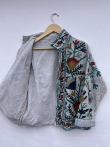 Chaqueta Bomber Unisex Hecha a Mano, Vibrante, de Terciopelo y Algodón Tejido, con Estampado Floral Botánico Bohemio, Cierre de Cremallera, para Otoño - Product Image 1