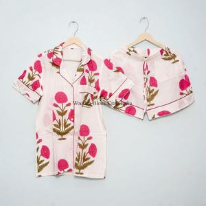 Hermoso y elegante conjunto de pijama corto de algodón hecho a mano en India, con estampado digital vintage, suave, para dormir, para mujer, primavera-verano - Product Image 5
