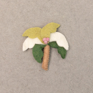 Adorno de árbol de coco de fieltro de lana hecho a mano, mini árbol de fieltro, decoración de paisaje tropical, colgante para niños, venta al por mayor a granel - Product Image 4
