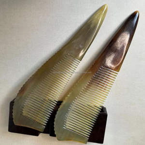 Peine de Cuerno de Búfalo Natural Bien Pulido con Mango de Madera, Peine de Cuerno de Vaca Muy Económico - Product Image 3