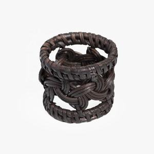 Rond de serviette en rotin rond de style bohème taille et couleur personnalisables écologiques faits à la main du Vietnam pour table à manger de cuisine - Product Image 1