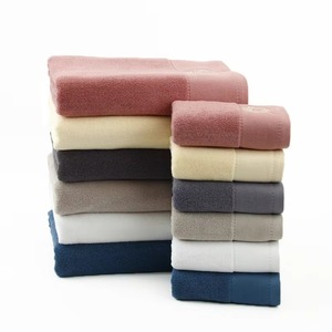 Serviette de Visage Écologique Réutilisable en Coton – Gant de Toilette Doux, Respirant et à Absorption Rapide – Fournisseur en Gros de Coton Couleur Unie - Product Image 1