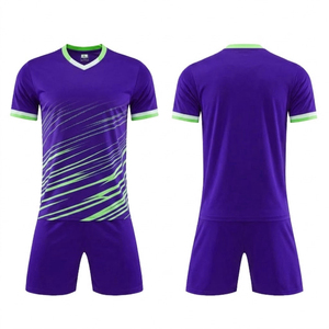 Conjunto de Uniforme de Fútbol para Hombre con Cuello en V, Manga Corta, Rayas Sublimadas, Transpirable, Cómodo y Ligero - Product Image 5