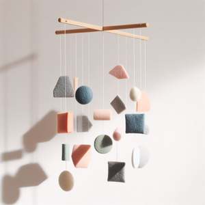 Mobile bébé suspendu en feutre fait main, design abeille fantaisiste, jouet doux, mobile de chambre d'enfant, meilleur mobile de l'Himalaya, caractéristiques captivantes, élégant - Product Image 4